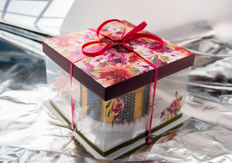 定制蛋糕盒應(yīng)該選用什么材料